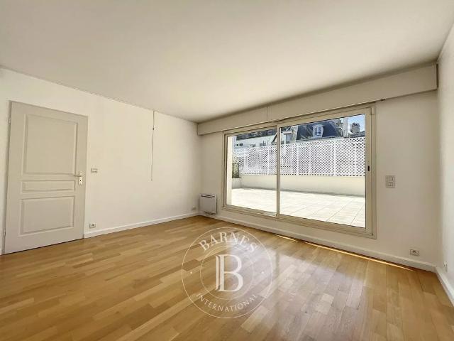 Tout savoir sur cet appartement dans le quartier Charles Laffitte, à Neuilly sur Seine