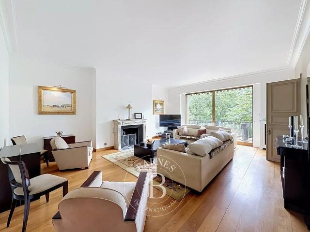 Tout savoir sur cet appartement dans le quartier Charles Laffitte, à Neuilly sur Seine