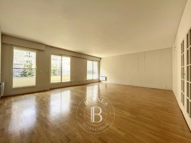 Tout savoir sur cet appartement dans le quartier Charles Laffitte, à Neuilly sur Seine