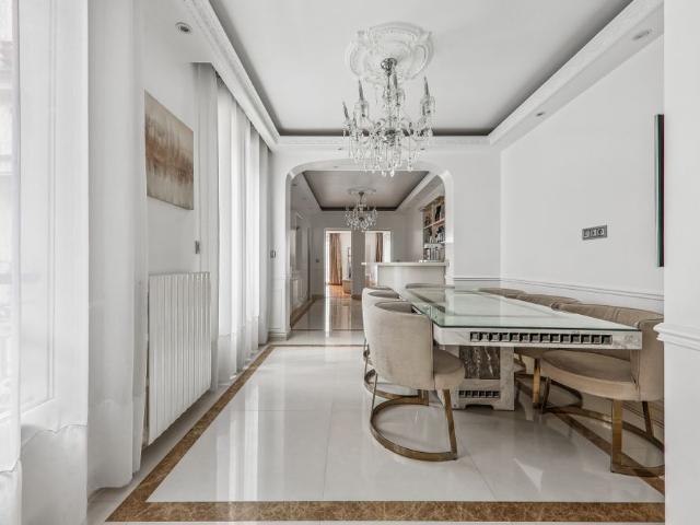 Tout savoir sur cet appartement dans le quartier Chateau d'Eau Lancry, à Paris 10ème