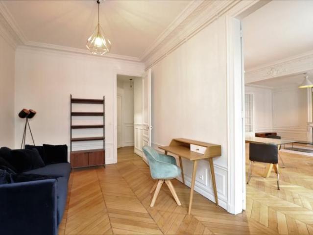 Tout savoir sur cet appartement dans le quartier Chateau d'Eau Lancry, à Paris 10ème