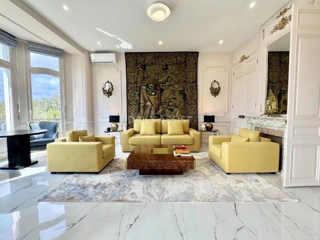Tout savoir sur cet appartement dans le quartier Croisette Palm Beach, à Cannes