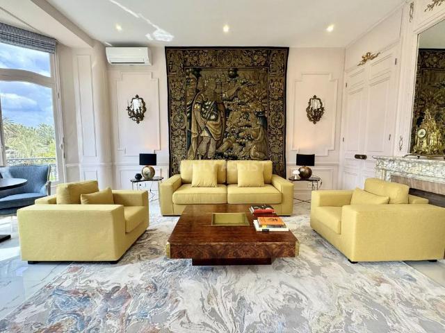 Tout savoir sur cet appartement dans le quartier Croisette Palm Beach, à Cannes