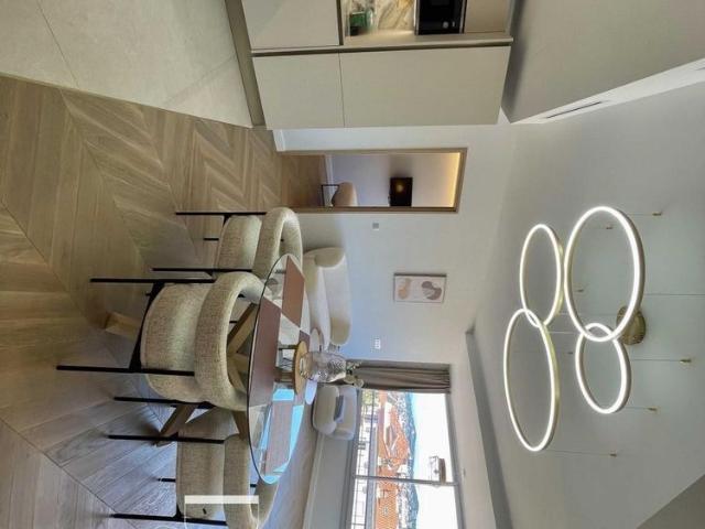 Tout savoir sur cet appartement dans le quartier Croisette Palm Beach, à Cannes