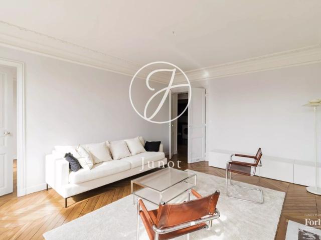 Tout savoir sur cet appartement dans le quartier Archives, à Paris 3ème