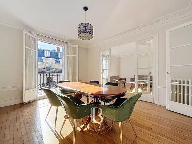 Tout savoir sur cet appartement dans le quartier Auteuil Nord, à Paris 16ème