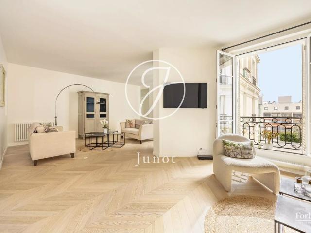 Tout savoir sur cet appartement dans le quartier Auteuil Nord, à Paris 16ème