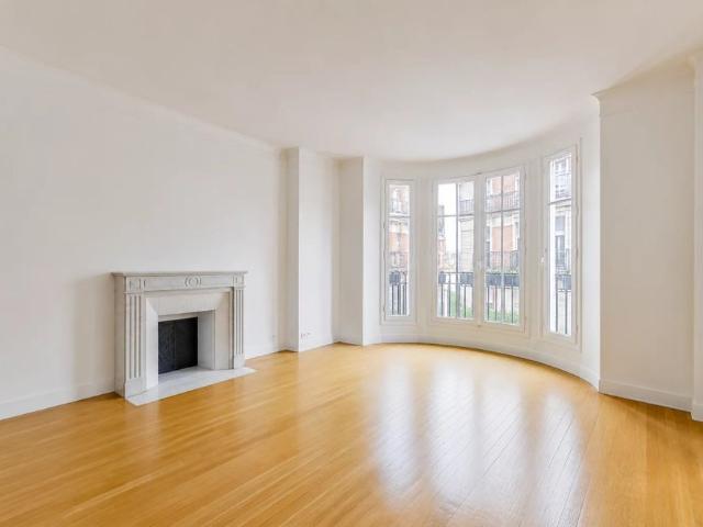 Tout savoir sur cet appartement dans le quartier Auteuil Sud, à Paris 16ème