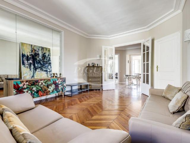 Tout savoir sur cet appartement dans le quartier Bois de Boulogne, à Paris 16ème