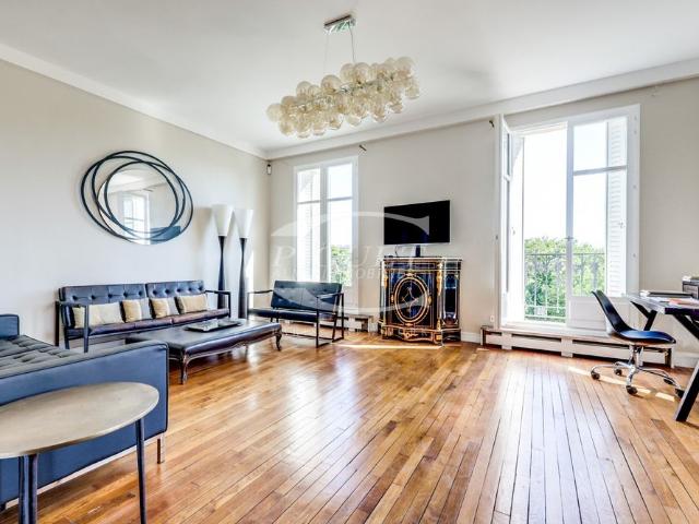 Tout savoir sur cet appartement dans le quartier Bois de Boulogne, à Paris 16ème