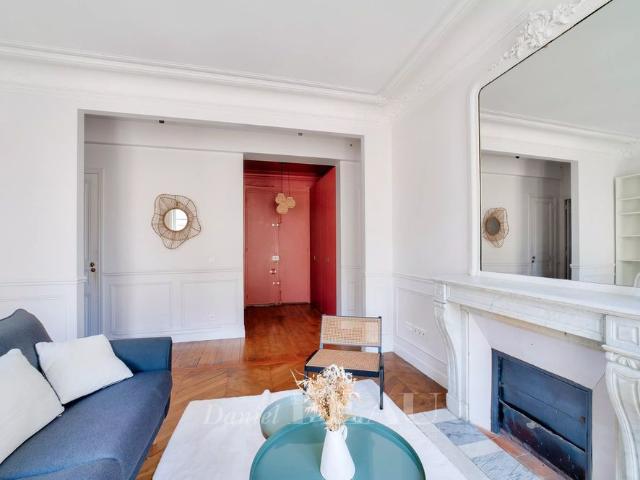 Tout savoir sur cet appartement dans le quartier Batignolles Cardinet, à Paris 17ème