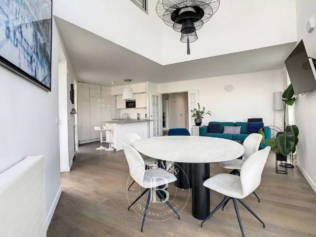 Tout savoir sur cet appartement dans le quartier Billancourt–Rives de Seine, à Boulogne Billancourt