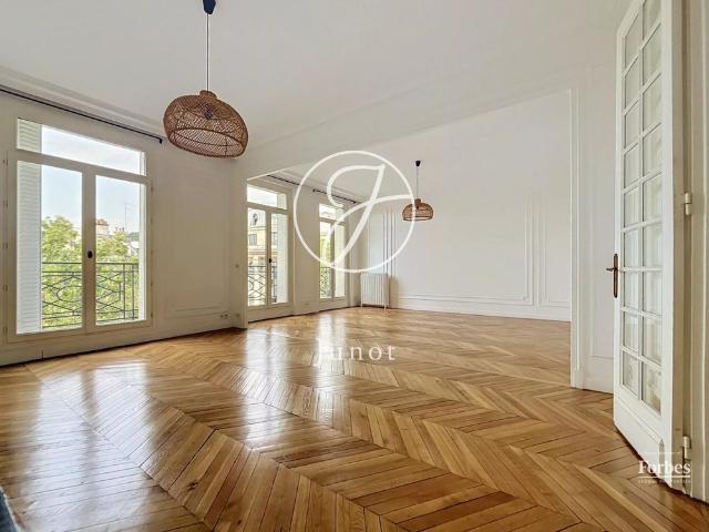 Tout savoir sur cet appartement dans le quartier Goutte d'Or Château Rouge, à Paris 18ème