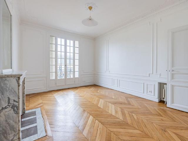 Tout savoir sur cet appartement dans le quartier Gros Caillou, à Paris 7ème