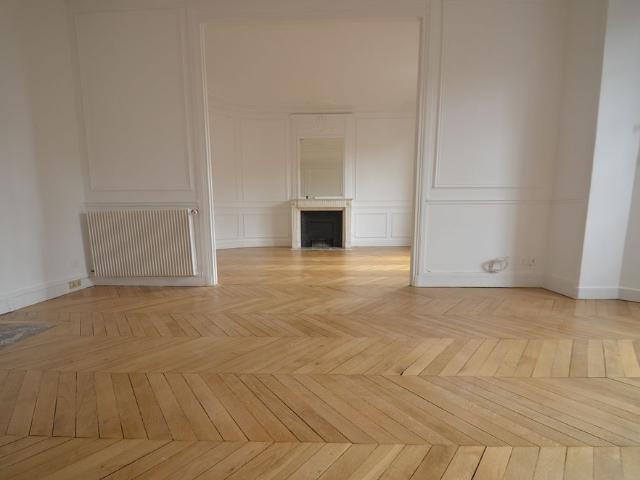 Tout savoir sur cet appartement dans le quartier Gros Caillou, à Paris 7ème