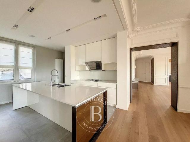 Tout savoir sur cet appartement dans le quartier Gros Caillou, à Paris 7ème