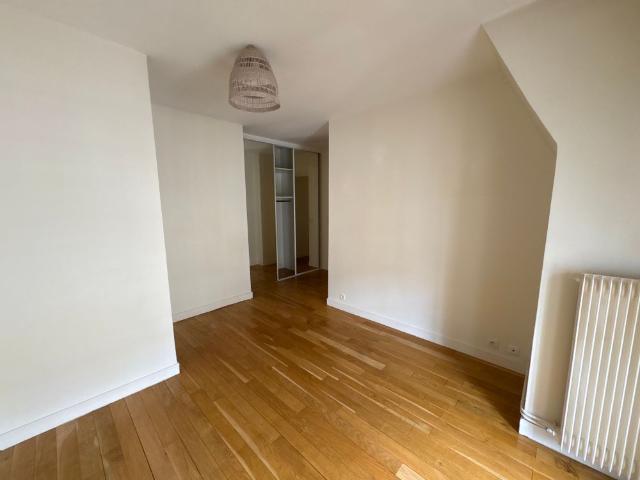 Tout savoir sur cet appartement dans le quartier Gros Caillou, à Paris 7ème