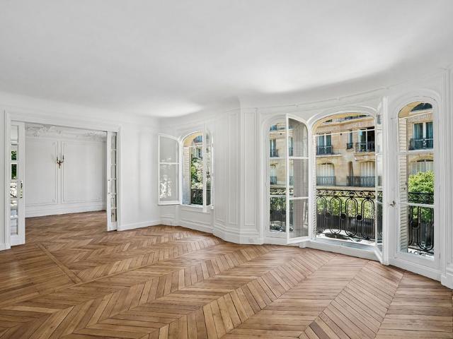 Tout savoir sur cet appartement dans le quartier Gros Caillou, à Paris 7ème