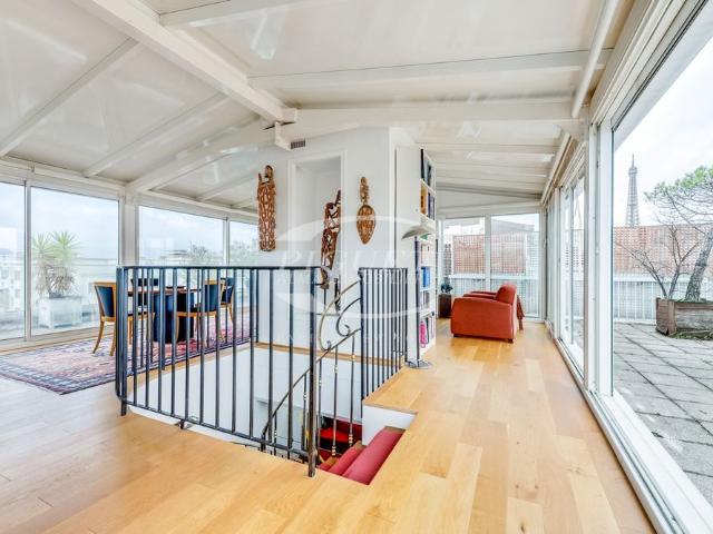 Tout savoir sur cet appartement dans le quartier Gros Caillou, à Paris 7ème