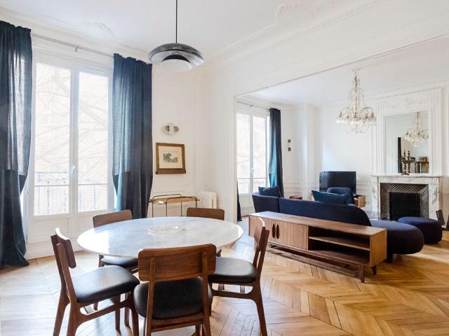 Tout savoir sur cet appartement dans le quartier Gros Caillou, à Paris 7ème