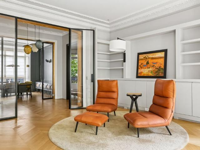 Tout savoir sur cet appartement dans le quartier Gros Caillou, à Paris 7ème