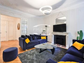 Tout savoir sur cet appartement dans le quartier Gros Caillou, à Paris 7ème