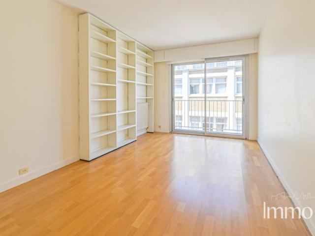 Tout savoir sur cet appartement dans le quartier Gros Caillou, à Paris 7ème