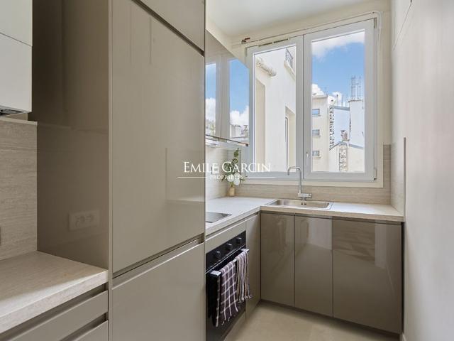 Tout savoir sur cet appartement dans le quartier Gros Caillou, à Paris 7ème