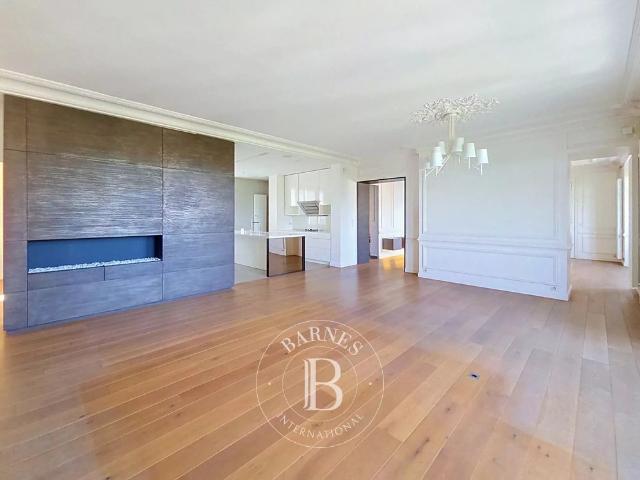 Tout savoir sur cet appartement dans le quartier Gros Caillou, à Paris 7ème