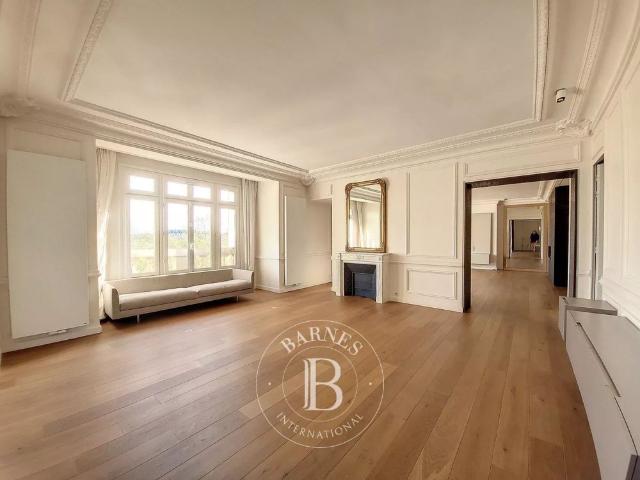 Tout savoir sur cet appartement dans le quartier Gros Caillou, à Paris 7ème