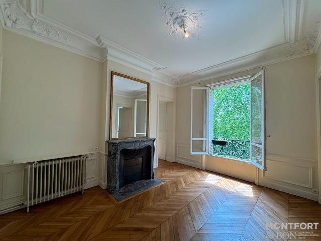 Tout savoir sur cet appartement dans le quartier Gros Caillou, à Paris 7ème