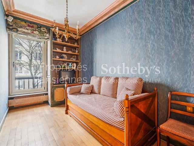 Tout savoir sur cet appartement dans le quartier Gros Caillou, à Paris 7ème