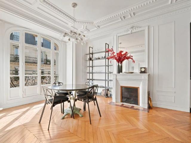 Tout savoir sur cet appartement dans le quartier Gros Caillou, à Paris 7ème