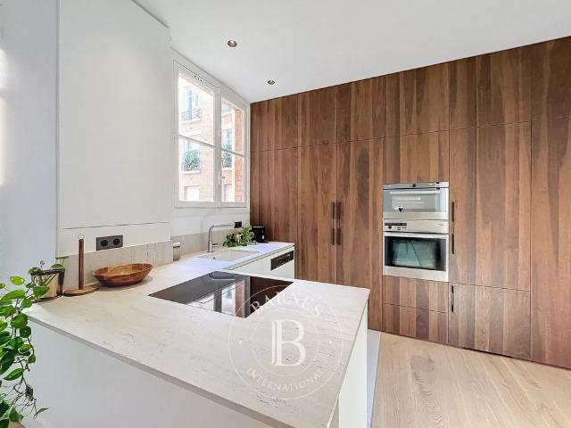 Tout savoir sur cet appartement dans le quartier Gros Caillou, à Paris 7ème