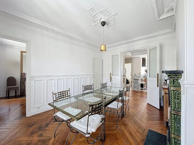 Tout savoir sur cet appartement dans le quartier Gros Caillou, à Paris 7ème