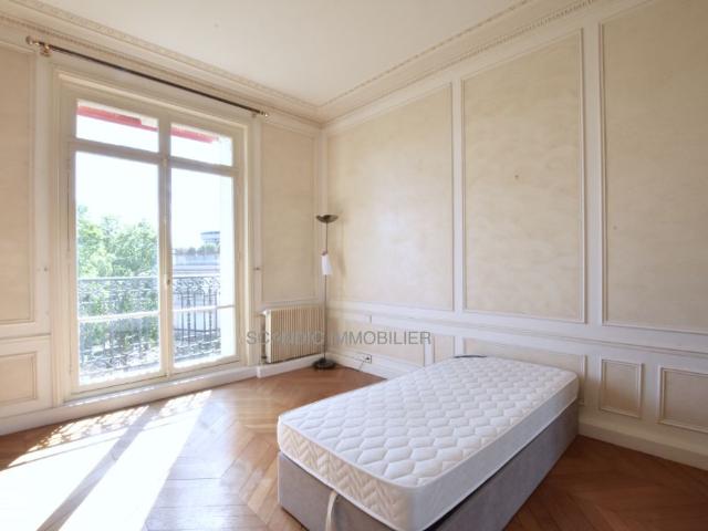 Tout savoir sur cet appartement dans le quartier Gros Caillou, à Paris 7ème