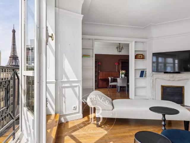 Tout savoir sur cet appartement dans le quartier Gros Caillou, à Paris 7ème