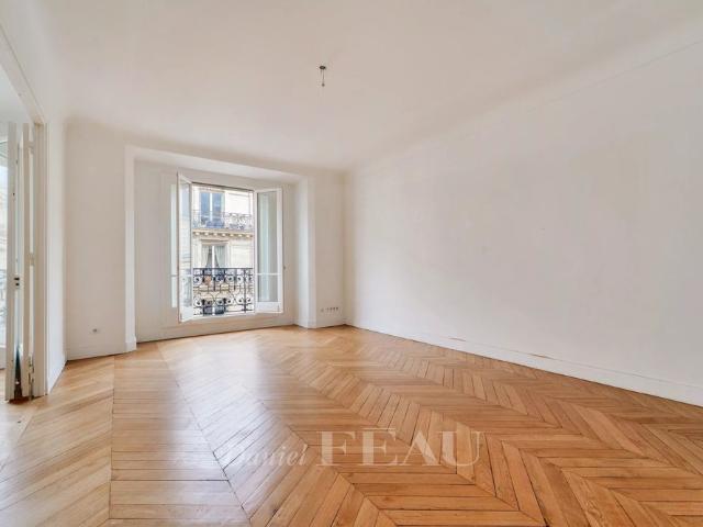 Tout savoir sur cet appartement dans le quartier Gros Caillou, à Paris 7ème