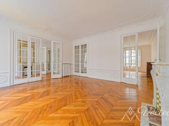 Tout savoir sur cet appartement dans le quartier Dupleix Motte Picquet, à Paris 15ème