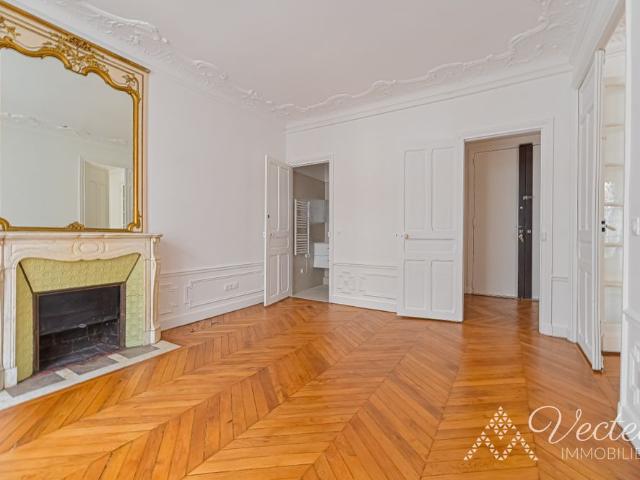 Tout savoir sur cet appartement dans le quartier Dupleix Motte Picquet, à Paris 15ème