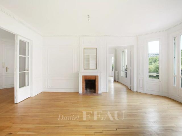 Tout savoir sur cet appartement dans le quartier Dupleix Motte Picquet, à Paris 15ème
