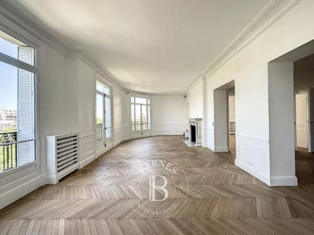 Tout savoir sur cet appartement dans le quartier Ecole Militaire, à Paris 7ème