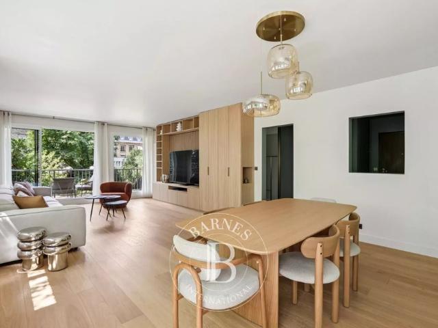 Tout savoir sur cet appartement dans le quartier Ecole Militaire, à Paris 7ème