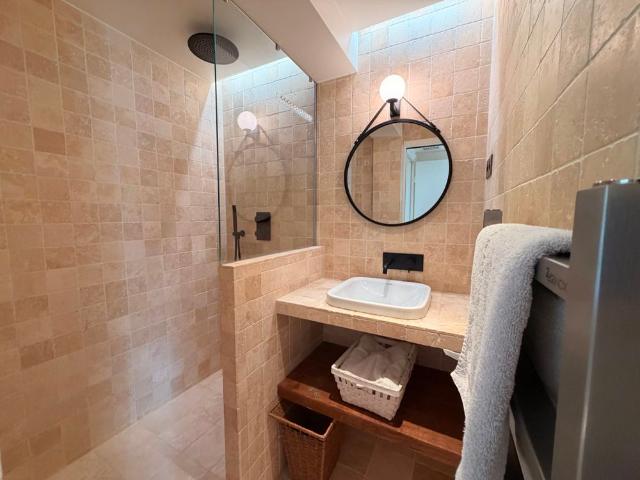 Tout savoir sur cet appartement dans le quartier Elysées Madeleine, à Paris 8ème
