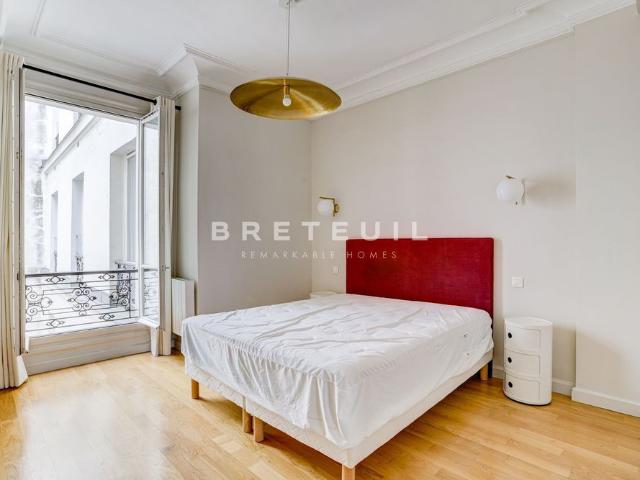 Tout savoir sur cet appartement dans le quartier Europe, à Paris 8ème