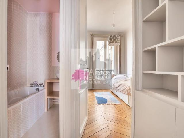 Tout savoir sur cet appartement dans le quartier Europe, à Paris 8ème