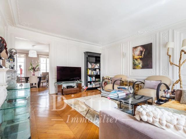 Tout savoir sur cet appartement dans le quartier Hoche Friedland, à Paris 8ème