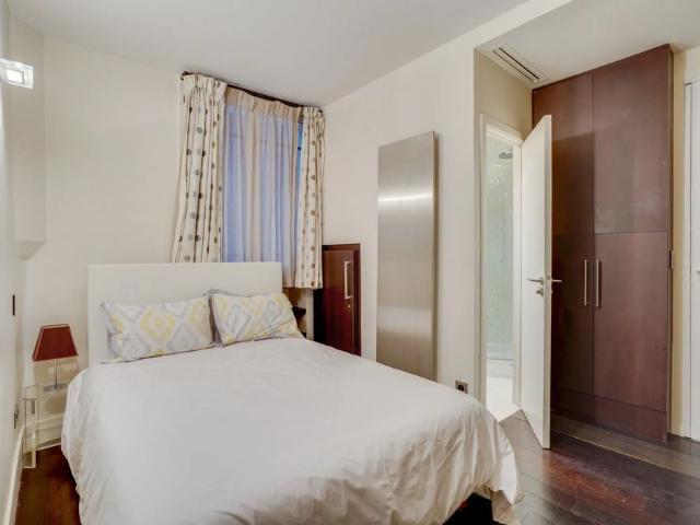 Tout savoir sur cet appartement dans le quartier Hoche Friedland, à Paris 8ème