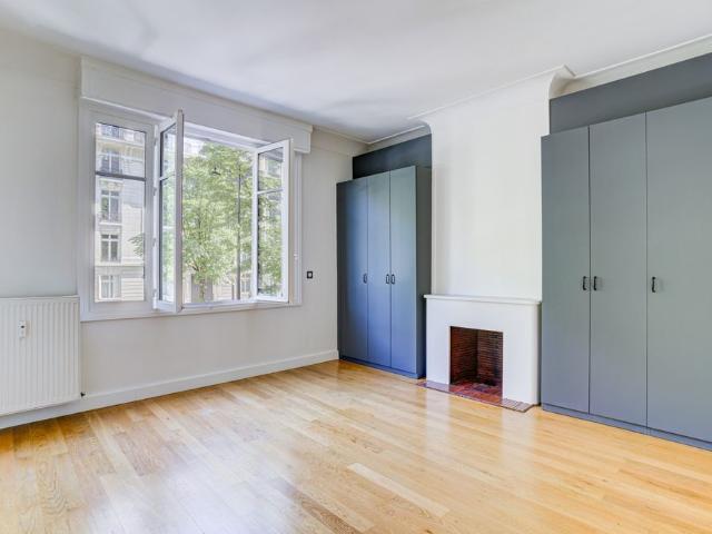 Tout savoir sur cet appartement dans le quartier Hoche Friedland, à Paris 8ème