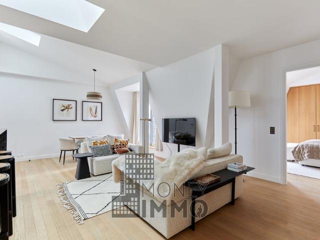 Tout savoir sur cet appartement dans le quartier Invalides, à Paris 7ème